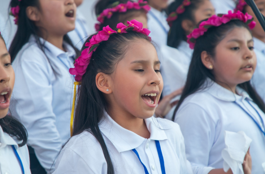 NIÑOS DE SINFONÍA POR EL PERÚ DELEITARON CON CONCIERTO “CANTEMOS POR LA PAZ”