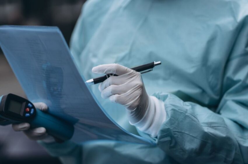Homologan mandiles descartables para personal de salud