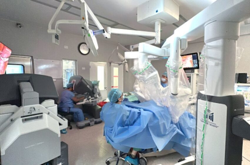 Ministro César Vásquez: “Perú es el único país en Sudamérica con cirugía robótica en hospitales públicos”