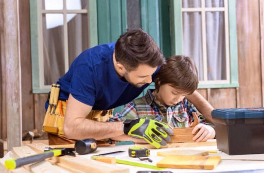 Conecta con su pasión: 7 herramientas para papás que trabajan con electricidad