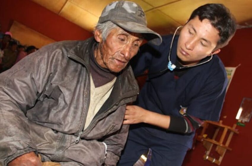 Adultos y adultos mayores deben protegerse mejor ante los cambios de clima
